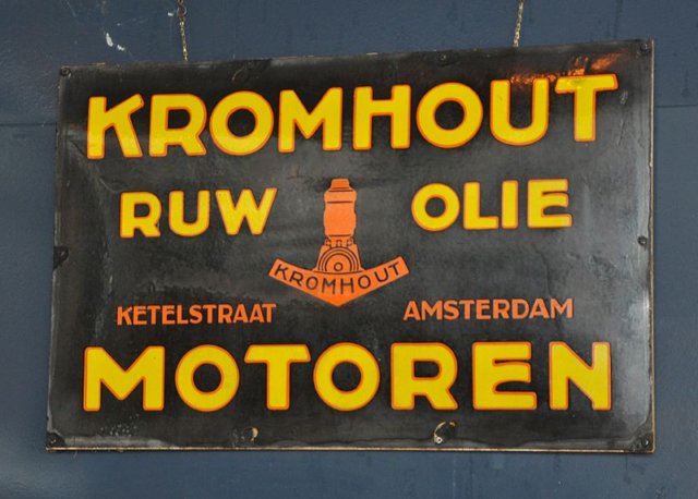 oudkromhoutbord.jpg
